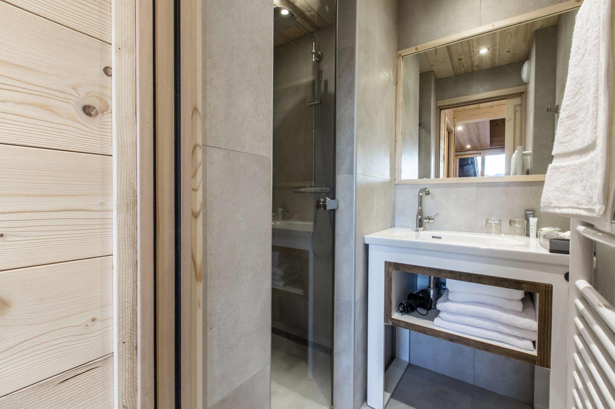Hotel Spa Crychar เลส์เฌต์ ภายนอก รูปภาพ